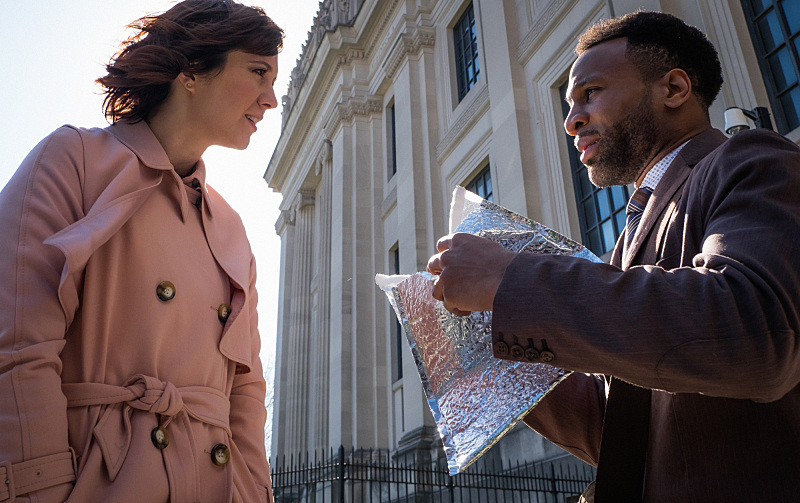 Mary Elizabeth Winstead, Johnny Ray Gill (CBS)